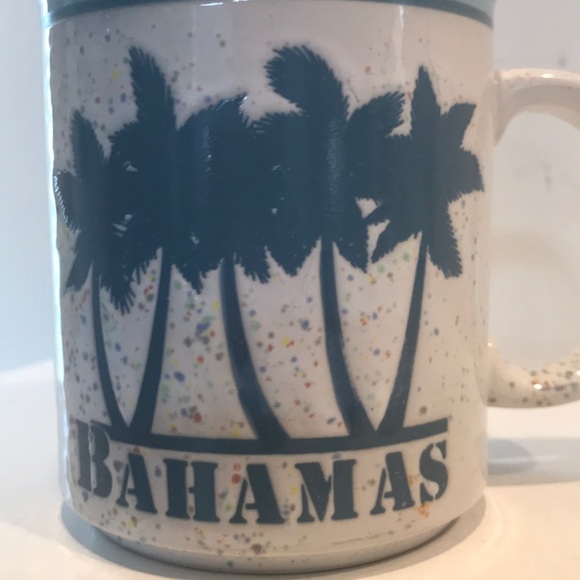 ♥️. 3/$15 Vintage Bahamas coffee/tea mug slight staining - Picture 6 of 8